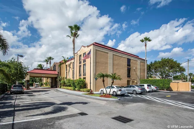 Comfort Inn & Suites Lantana - West Palm Beach South