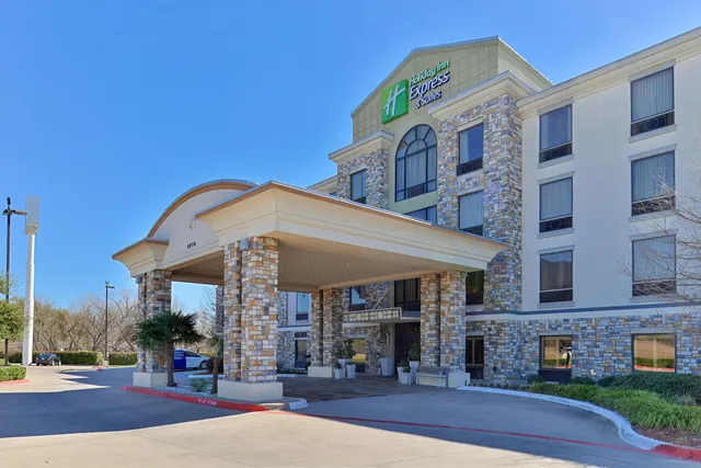 Holiday Inn Express & Suites Dallas South - Desoto by IHG