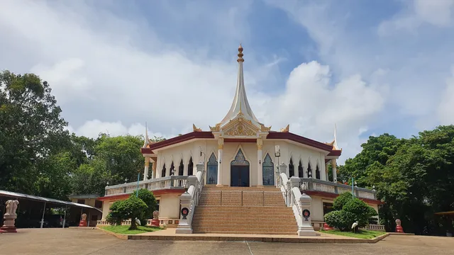 Wat Wiwekaram (Wat Khao Noi Tha Chalaep)