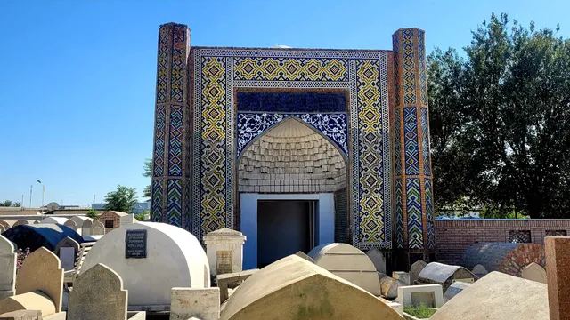 Modari Khan Mausoleum