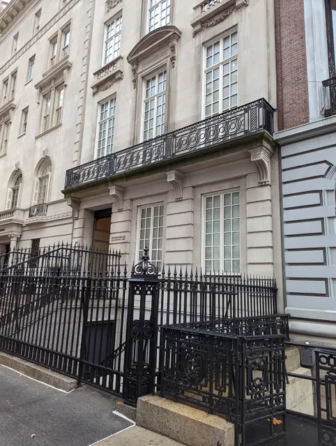 Acquavella Galleries