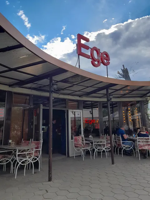 Ege, cafe