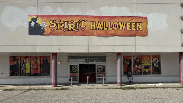 Spirit Halloween