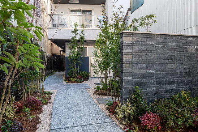 GRAND BASE Mojiō Ekimae