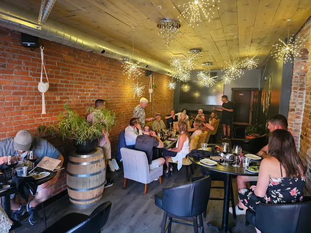 Grassroots Garden Lounge