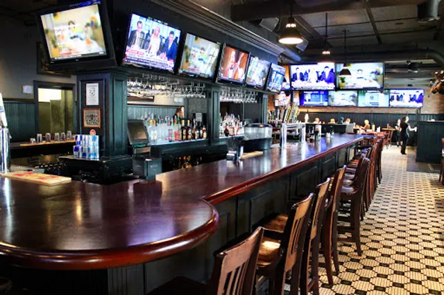 P.J. Whelihan's Pub + Restaurant - Washington Township