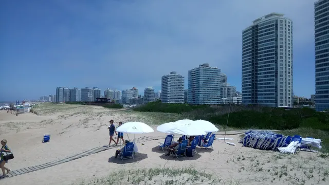 Parada 8 Brava Beach