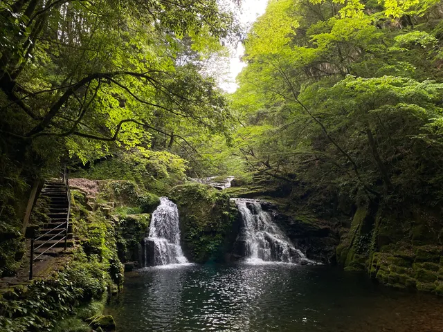 Akameshijuhatsu Falls