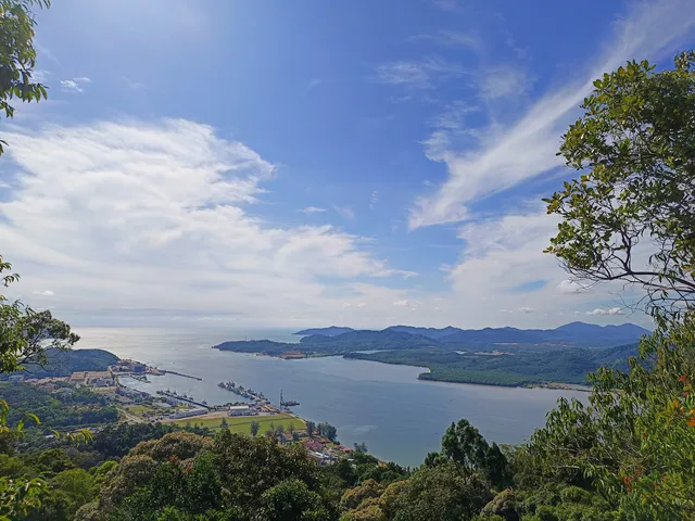 Bukit Engku Busu Trailhead