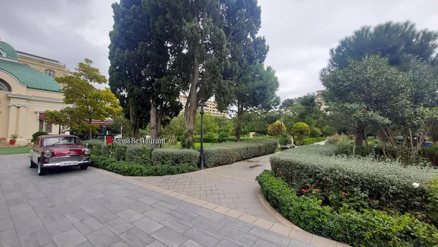 "Qızılgül bağı" Parkı