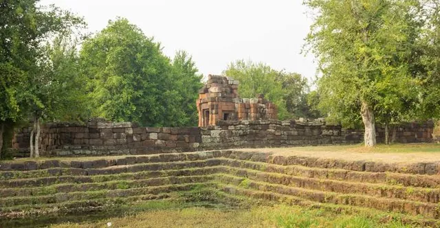 Ku Phon Rakhang (กู่โพนระฆัง)