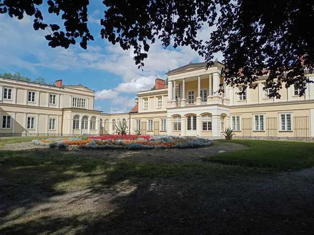 XVII-wieczny pałac Stanisława i Heleny Sierakowskich