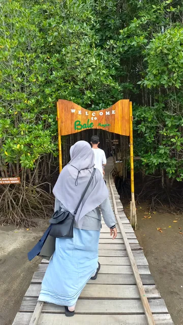 EKOWISATA BALE MANGROVE
