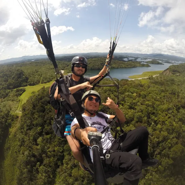 PARAGLIDING GUATAPÉ