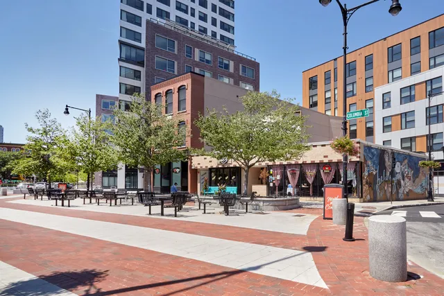 907 Main Hotel Central Square, Sonder