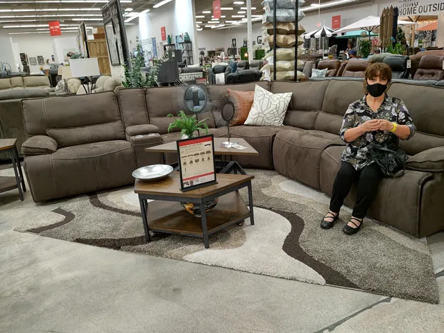 Marketplace at The Lakes