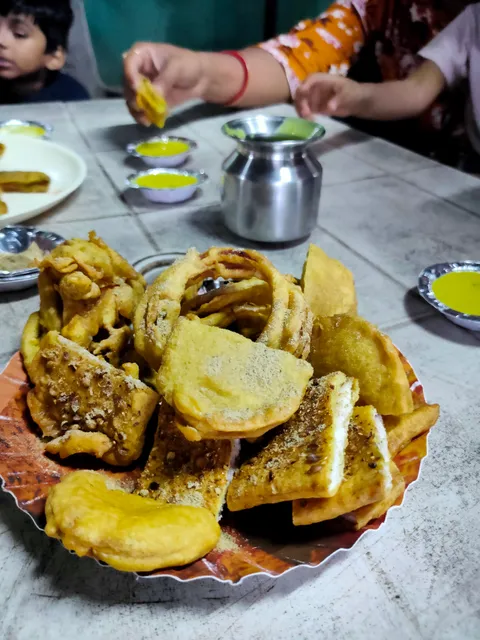 Sai Ganesh Bhajiya Centre