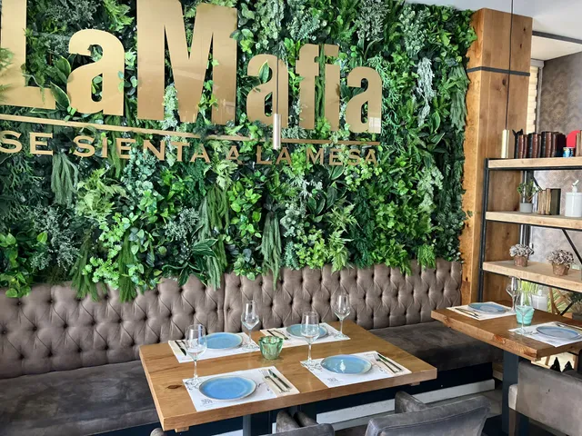 La Mafia se sienta a la mesa