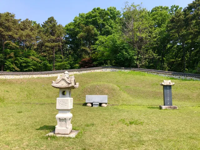 Tomb of Min Yeong-hwan