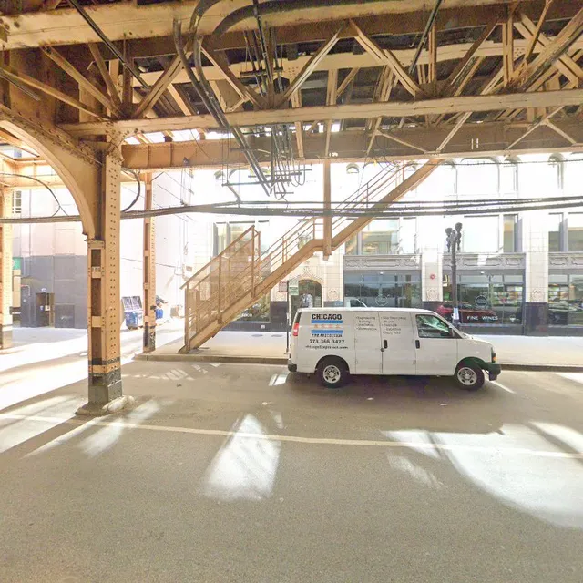 177 N Wells St Parking