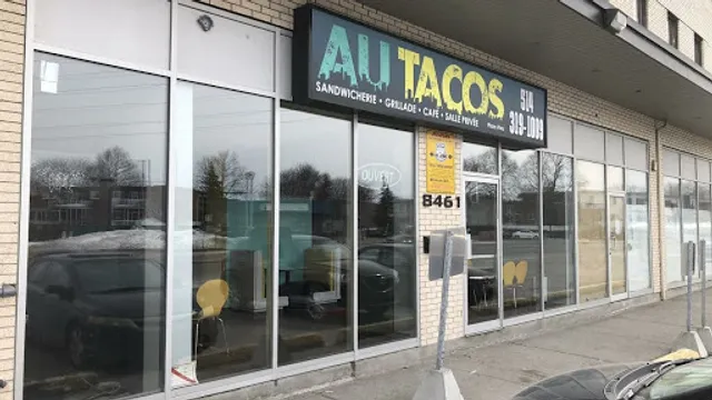 Au Tacos Plaza Viau.