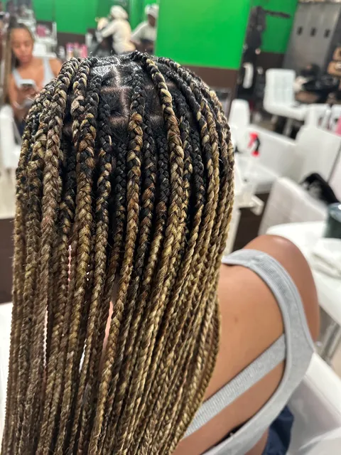 Laura African Hair Braiding