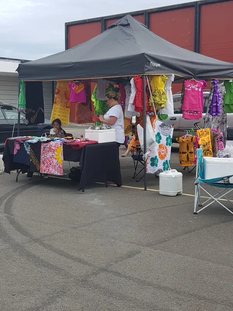 Waitangirua Market