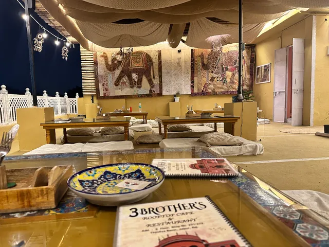 3 Brothers Rooftop Café