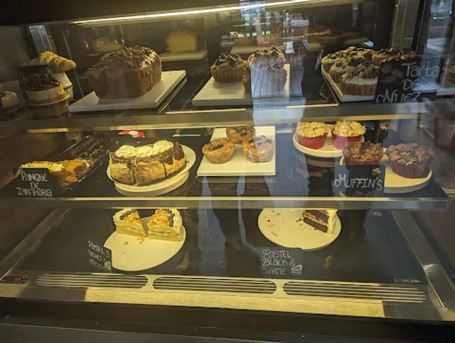 Little Black Pastry Shop