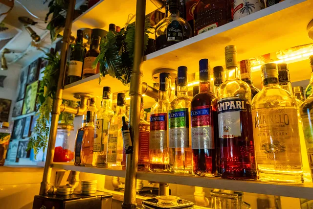 LA VIEJA GUARDIA FISH & WINE / RESTAURANTES DE MARISCOS / COMIDA DE MAR EN CARTAGENA/ MARISQUERÍA/ COCTELES / MÚSICA EN VIVO