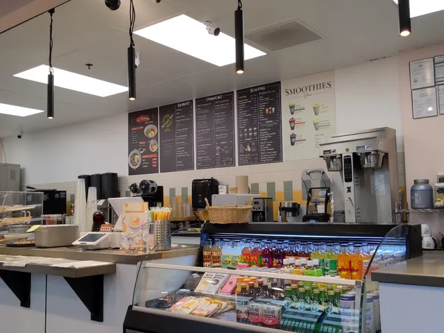 Bread Me Cafe - Smoothie & Bubble Tea