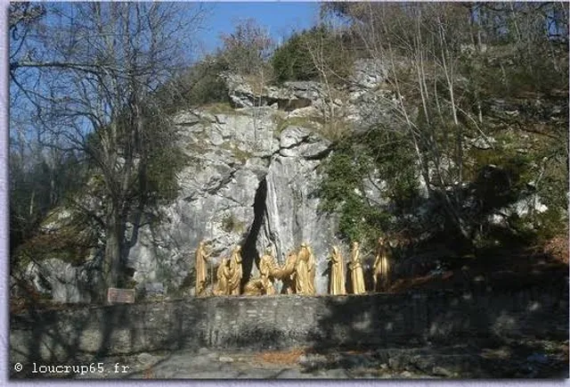 Les Espélugues (Grottes)