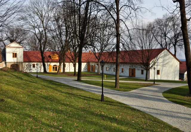 Zespół Parkowo Dworski i Folwarczny w Wiśniowej