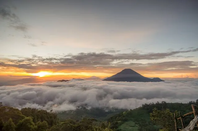 Sikunir Hill Dieng