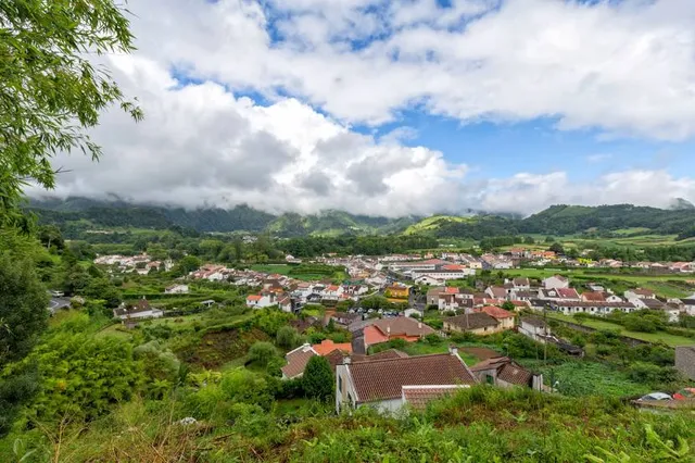 Uomizukaissenba Park