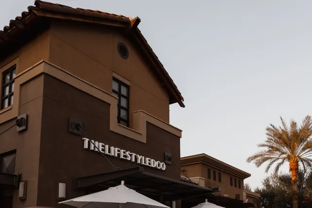 THELIFESTYLEDCO Gilbert