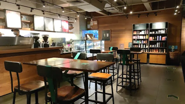 Starbucks Santana Grove