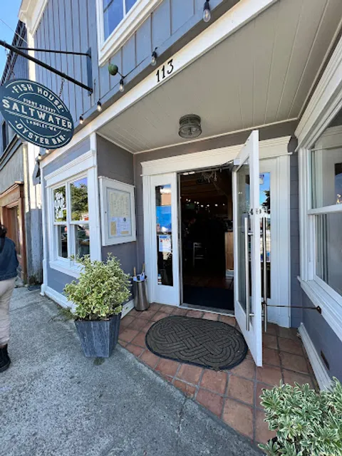 Saltwater Fish House & Oyster Bar