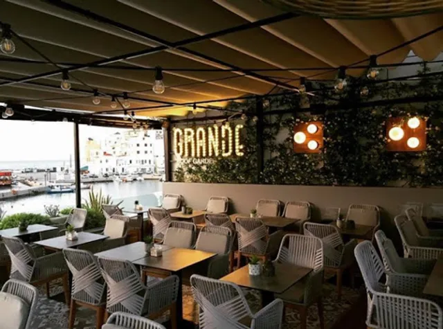 Grande Cafe Bar