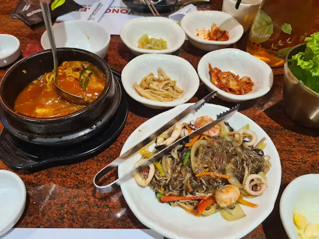 YONGDAERI KOREAN RESTO & BBQ MOI