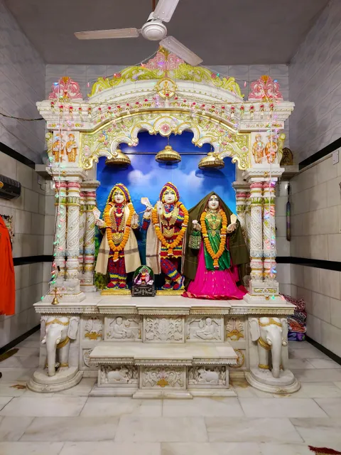 Shree Swaminarayan Mandir - NarNarayan Dev Gadi
