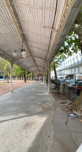 Galerie couverte du Parc des Sources