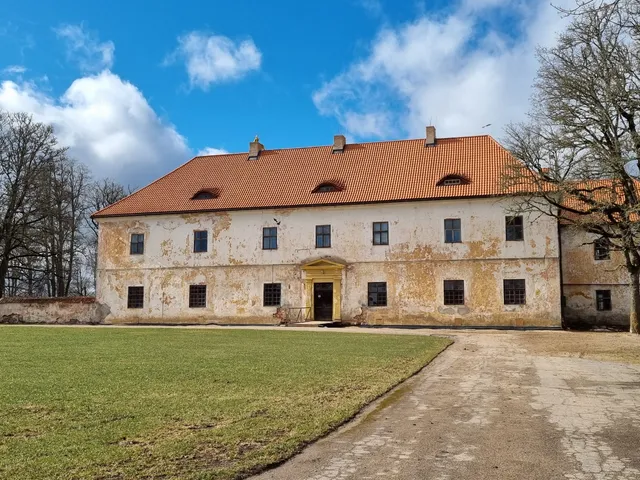 Nurmuiža ( Laucienes muiža)