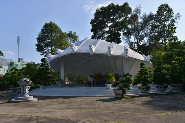 Nguyen Sinh Sac relic