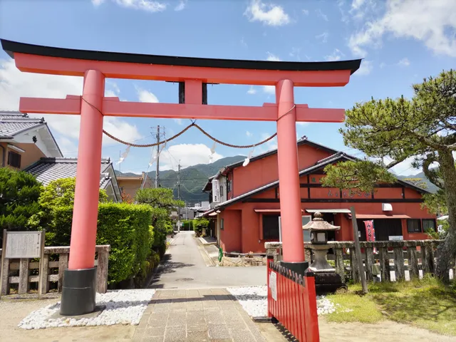 Karasaki Jinja