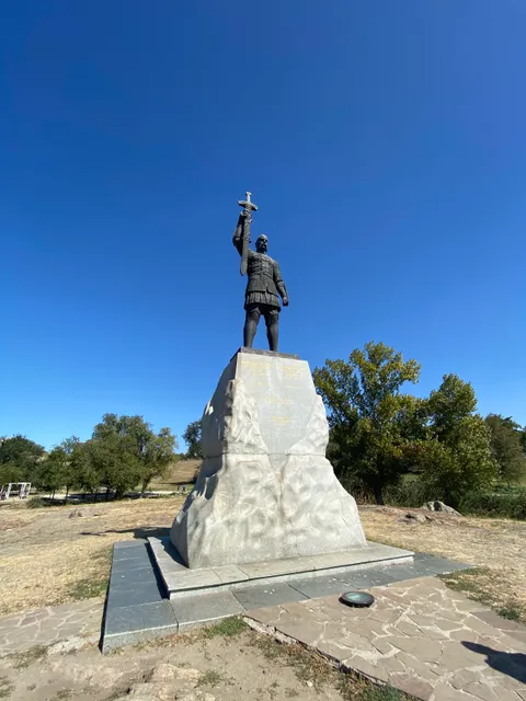 Monument to Svyatoslav Igorevich