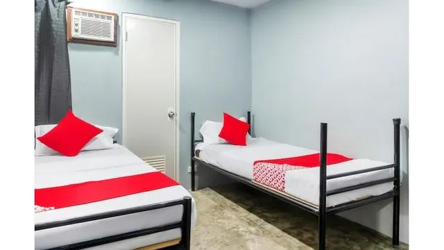 OYO 561 Abn Hostel