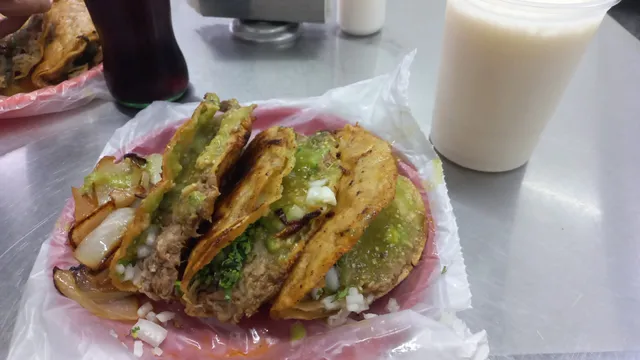 Tacos barbacoa el che & mesie