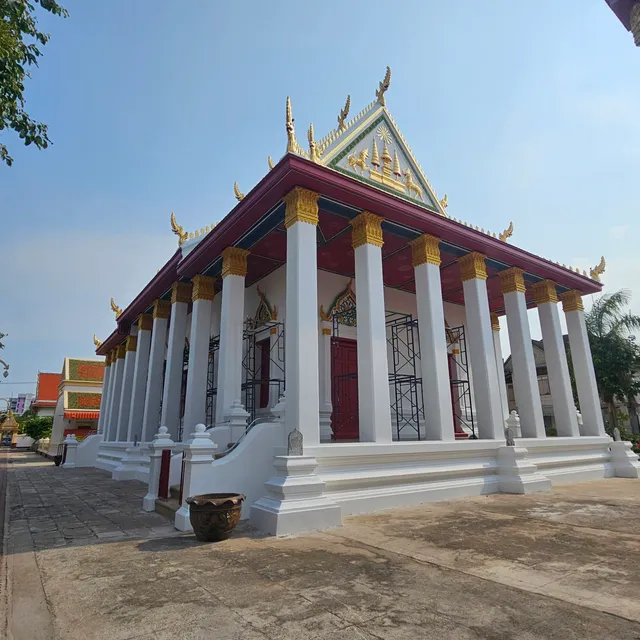 Wat Sattanat Pariwat Worawihan
