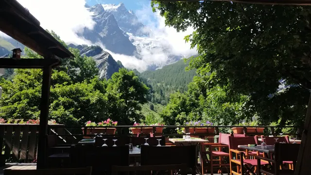 l'hôtel des Alpes Skiers Lodge